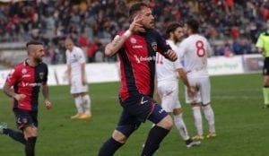 La Mantia esulta dopo il gol del pari (Cosenza-Catanzaro 2015/16)