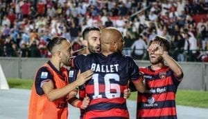 La gioia di Baclet e compagni dopo il gol vittoria (ph.IlCosenza.it)