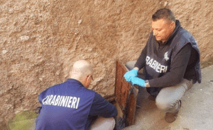 Butta la cocaina nel water: arrestato