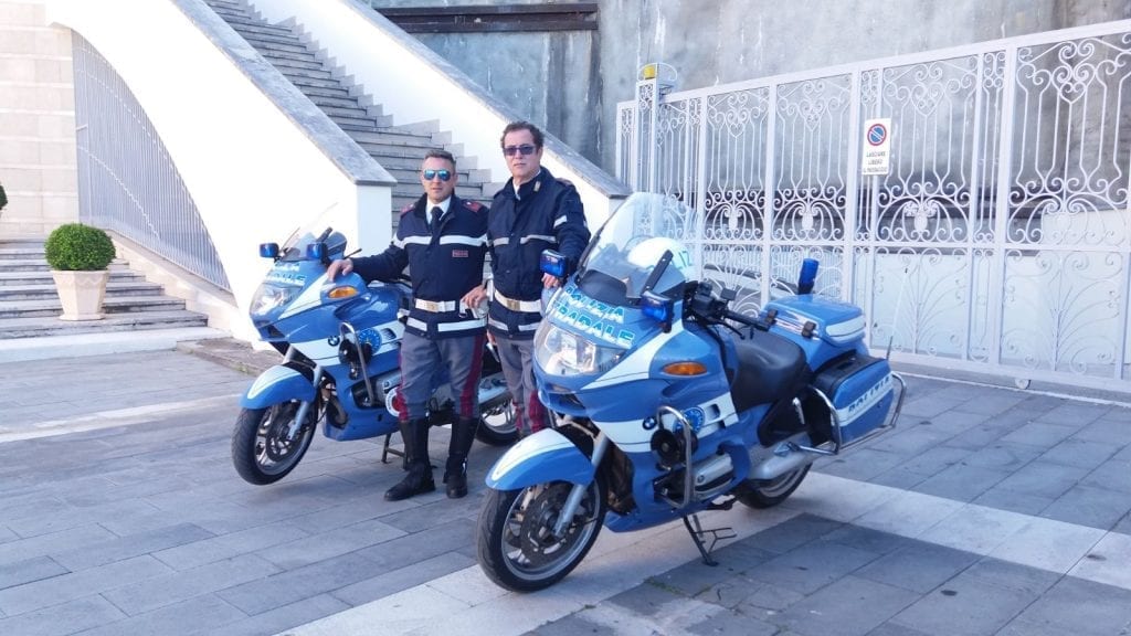Paola, malore in fiera bimbo soccorso e salvato dalla Polizia