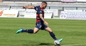 Gennaro Tutino realizza il gol dell'1-0 (ph. IlCosenza.it)