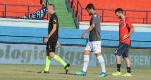 Arbitro e capitani in campo per il sopralluogo (ph.Oliverio)