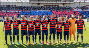 Serie B - Cosenza sogna i play-off, boccata d'ossigeno per il Crotone