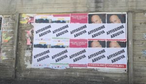 Affissioni abusive di manifesti nel comune di Rende