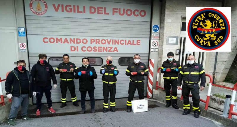 Cosenza: gli ultrà curva sud donano 50 mascherine ai vigili del fuoco