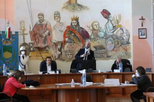 Cosenza, torna a riunirsi martedì 27 aprile il Consiglio comunale