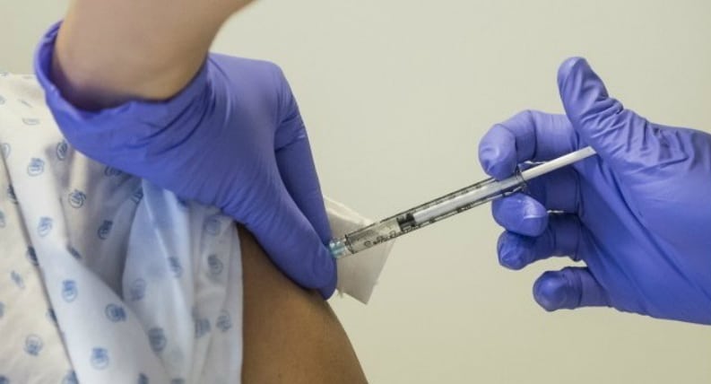 Vaccino anti-coronavirus: a fine aprile si inizia con i test sull'uomo