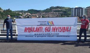 Coronavirus, crisi economica: ambulanti manifestano a Cosenza