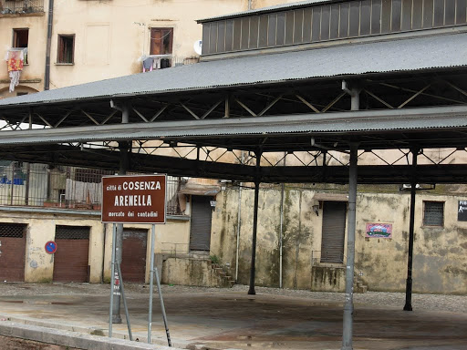 Cosenza aperte le domande di assegnazione di posteggi presso area mercatale dell'Arenella