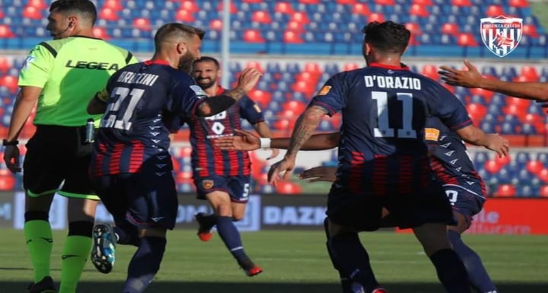 Cosenza calcio gol Bruccini e Carretta