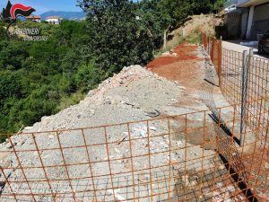 Abbandono di rifiuti, denunciato titolare di una ditta a Firmo