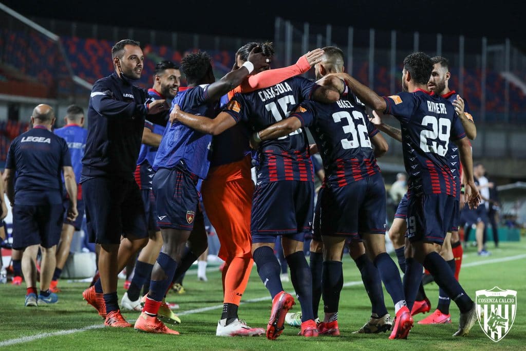 Cosenza, domani inizia il campionato di serie B numero 22
