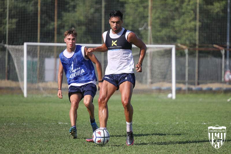 cosenza sgambatura in famiglia serie b