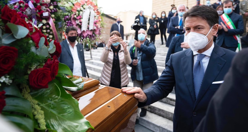 Jole Santelli, il commosso e ultimo saluto alla presidente dal premier Conte