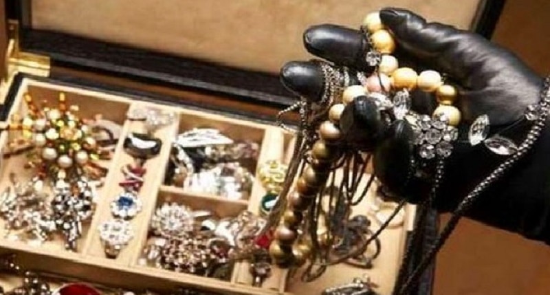 San Giovanni in Fiore_ sindaco condanna gesto criminale accaduto stamattina riguardo la tentata rapina ad una gioielleria