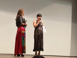 Un momento della serata di presentazione di "Rosso come l'incendio del sole nell'estate infinita" al cinema San Nicola di Cosenza