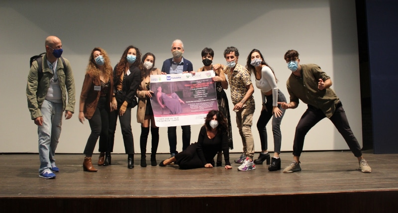 presentazione di Rosso come l'incendio del sole nell'estate infinita dedicata alla sensibilità sull'endometriosi Cosenza