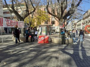 Cosenza, lavoratori Abramo Customer Care in piazza 3