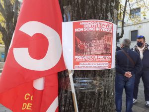 Cosenza, lavoratori Abramo Customer Care in piazza 3