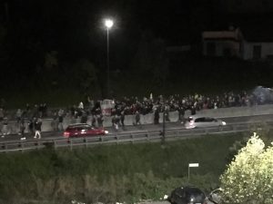 Manifestazione a Cosenza nei pressi dell'ingresso dell'autostrada