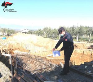 Bisignano, abusivismo edilizio: sigilli a fabbricato in costruzione e piscina