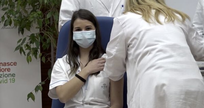 Covid, V-DAY, vaccinati i primi 3 soggetti in Italia Giornata di speranza