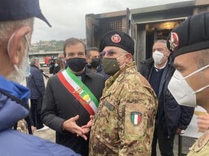 il Sindaco Occhiuto nella struttura campale