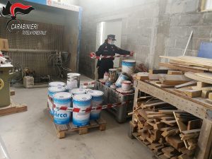 Tarsia, Carabinieri Forestale sequestrano opificio di verniciatura abusivo