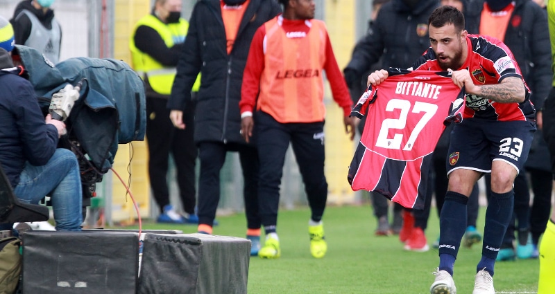 Dedica a Luca Bittante in Entella-Cosenza da parte di Gliozzi