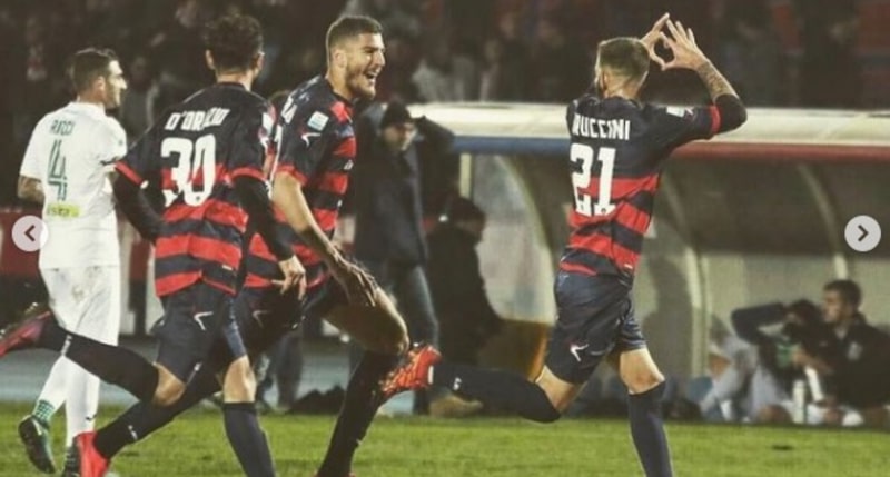 Mirko Bruccini saluta il Cosenza