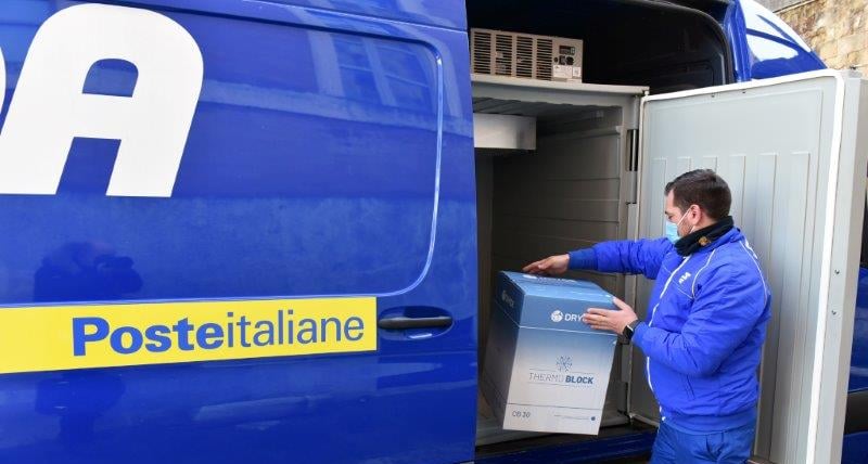 Calabria _ seconda consegna con SDA di vaccini Astrazeneca e Moderna