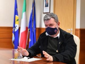 Scuole, Spirlì firma ordinanza: sospesa la didattica in presenza