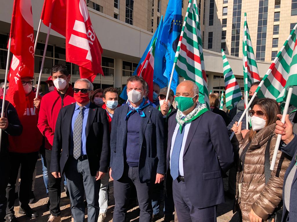 Precariato, Cgil Cisl Uil Calabria Distanti dalle iniziative pasticciate della Regione