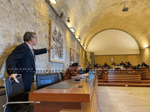 A Montalto vaccini agli amici? In consiglio la protesta del consigliere Filippo Mazzotta che abbandona l'aula