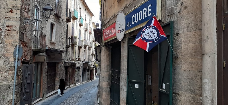 Cosenza nel Cuore_ _Difendiamo i nostri colori. Fuori i mercanti dal Tempio_