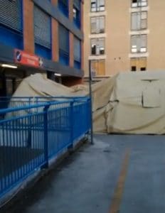 La prima delle due tende triage al pronto soccorso di Cosenza