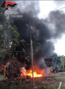 Carabinieri Forestale di Montalto: incendia rifiuti, una denuncia a Lattarico