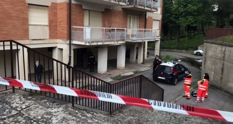 Cosenza _ donna trovata senza vita nel suo appartamento forse per un malore