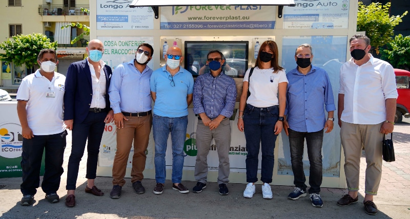Trebisacce _ inaugurato il primo eco-compattatore installato da Ecoross