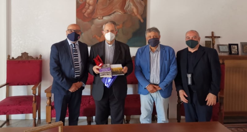 incontro fra l'Associazione 'Giorgio La Pira' di Cosenza e S.E. il Vescovo Francescoantonio Nolè
