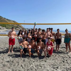Al via il progetto dell'Istituto Comprensivo Mameli-Manzoni presso lo Sport village Amantea che coinvolge gli studenti delle scuole medie in attività mattutine e pomeridiane di beach volley