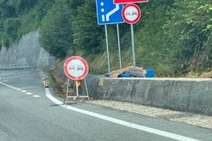 Danneggiamento box autovelox sulla SS 107 (Ph. Quotidiano del Sud)