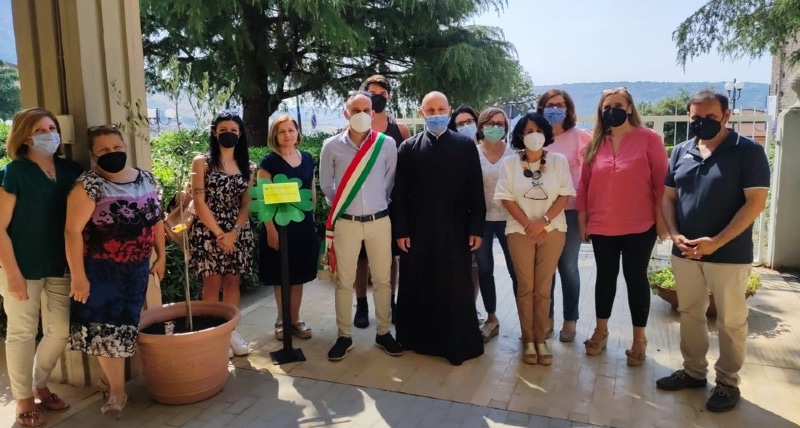 Frascineto, piantato l'albero del ricordo in memoria delle vittime del Covid