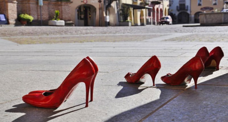Mendicino, approvato il progetto “Scarpe rosse. Sensibilizzazione sul fenomeno del femminicidio”