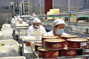 Reparto invasettamento manuale Callipo