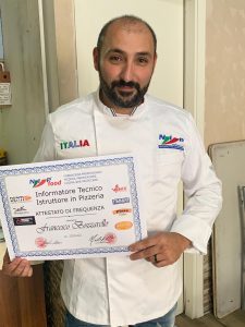 Riconoscimento per il cosentino Francesco Bozzarello dalla nazionale italiana pizzaioli 1