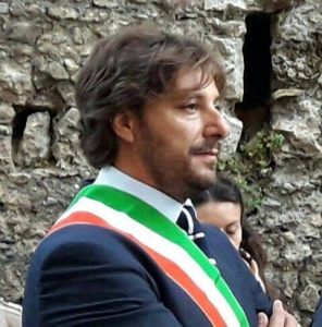 il sindaco di Cerisano Lucio Di Gioia