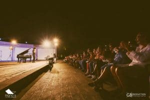 Giovanni Allevi a Cirella emoziona ed incanta, successo per la rassegna Exit