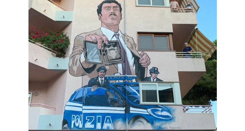 Diamante, anche Manna all'inaugurazione del murale dedicato al commissario Mascherpa