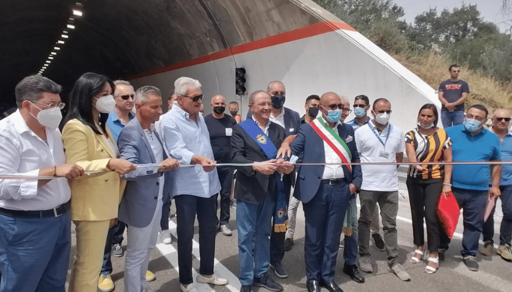 Inaugurata galleria Salice ad Acri ss 660